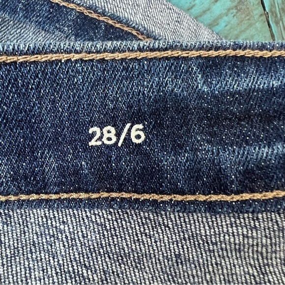 ANN Taylor Loft Distressed Denim Jean Shorts Size 28 - Picture 6 of 8